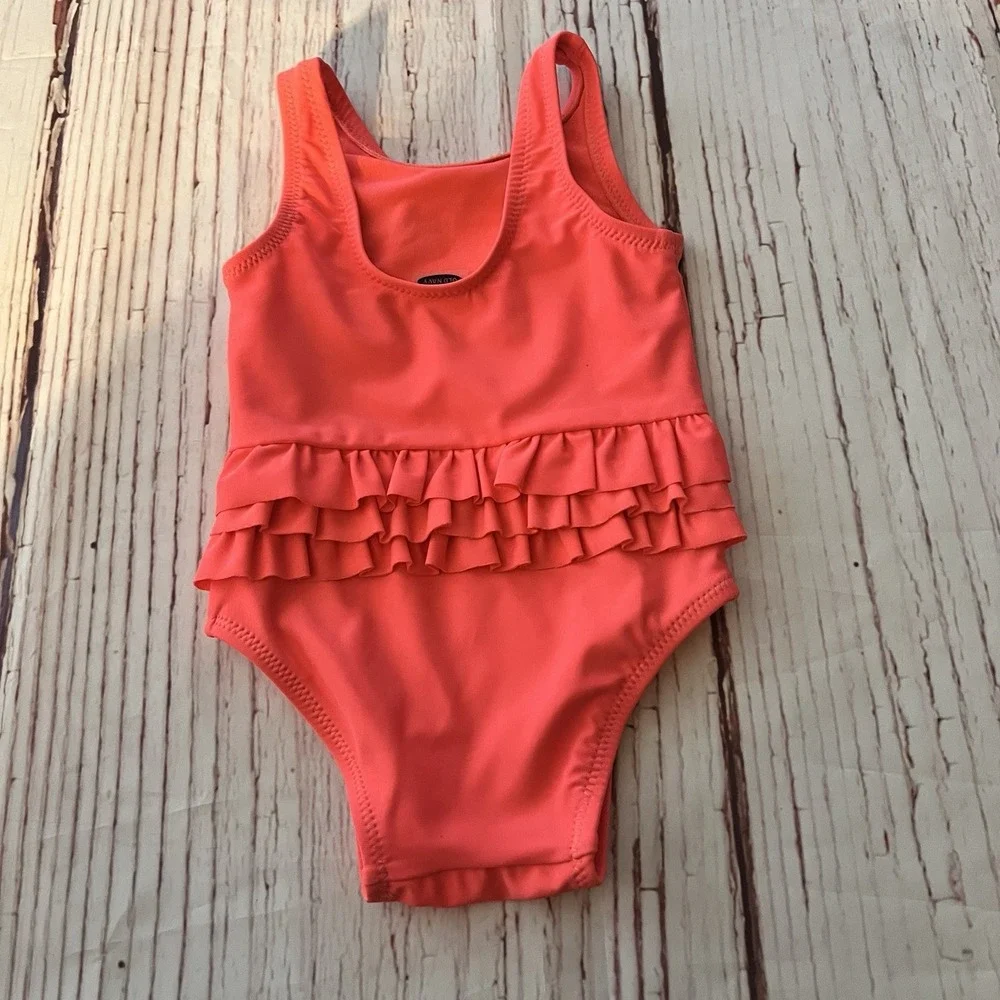 Lot/5‎ Baby Girls Clothing Size 3-6 Months (2) Hats (1) Swimsuit (2) Sun Dresses